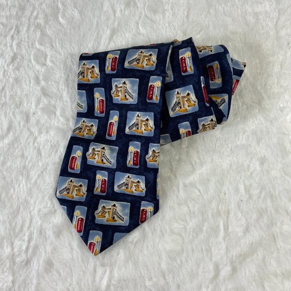 Vintage St Michael from Marks & Spencer silk Tie London Drawbridge Phone Booth - Picture 3 of 4